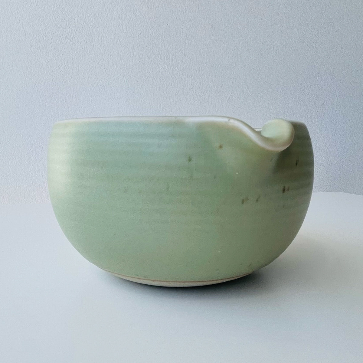 Matcha bowl with pouring spout (Chawan)